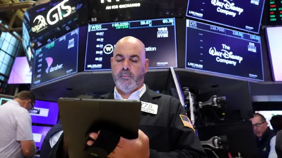 华夏理财 收盘：美股涨跌不一 纳指五连涨并创历史新高